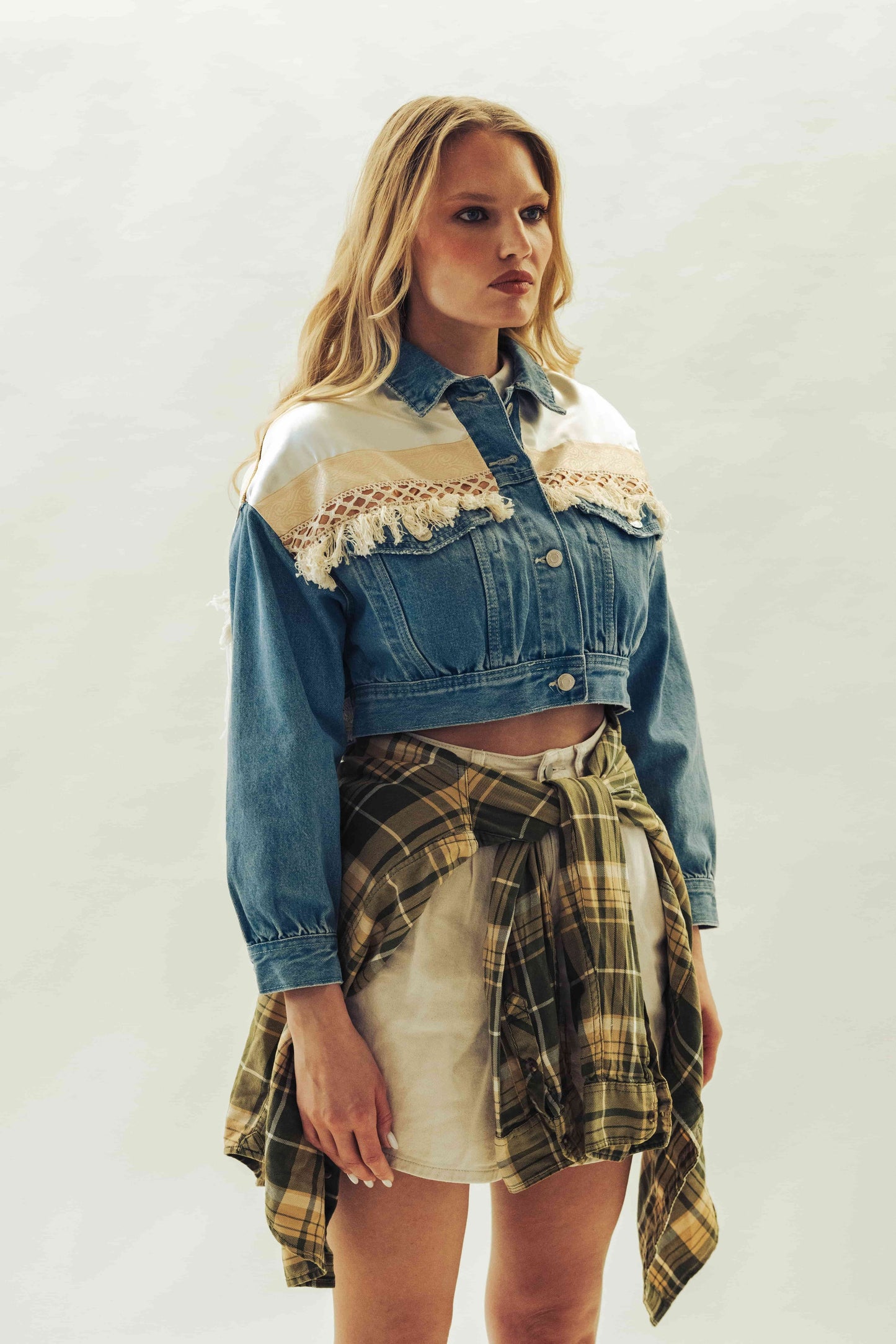 Boho Bunda Cropp Beige White