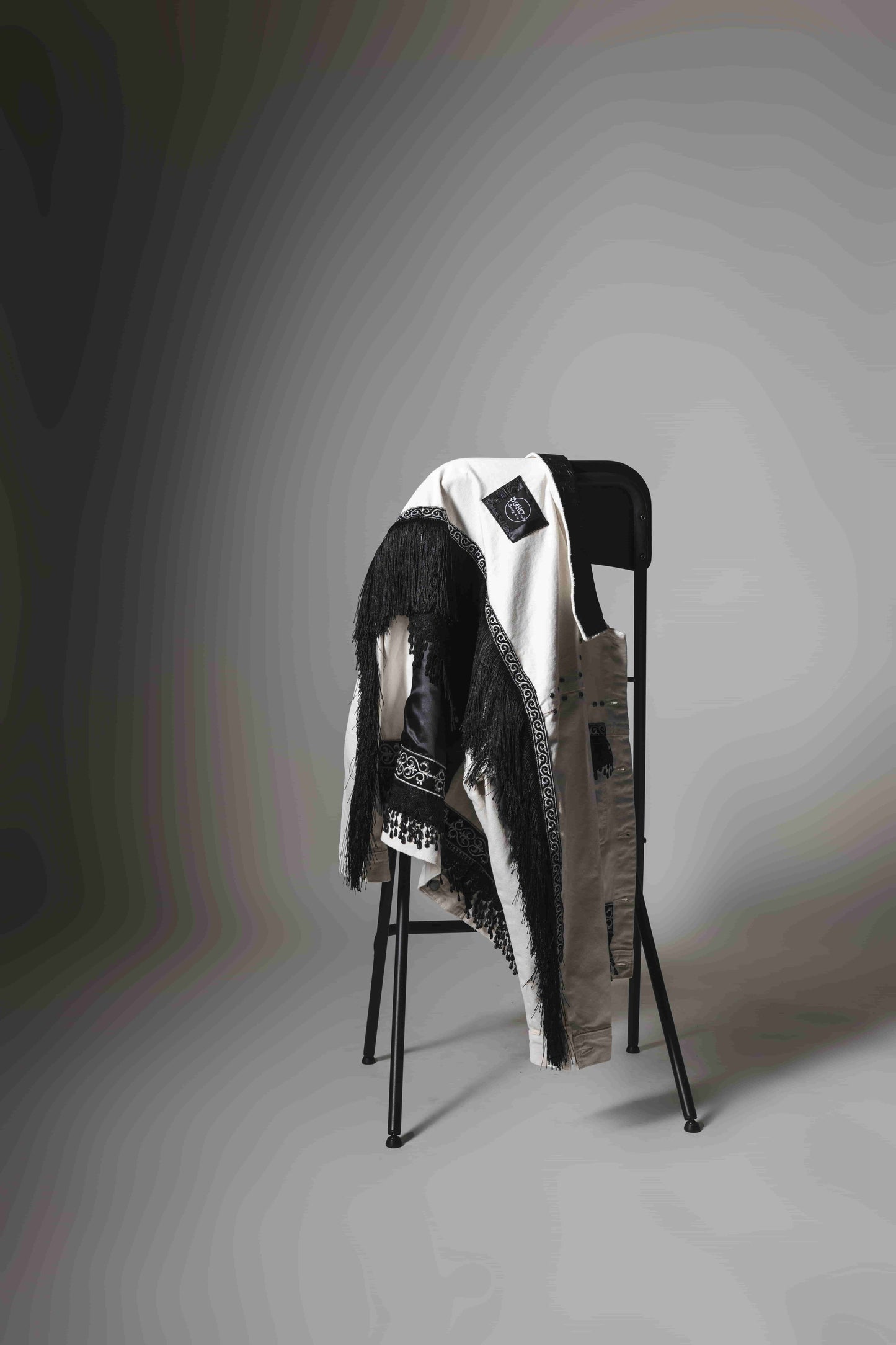 Boho Bunda White Black