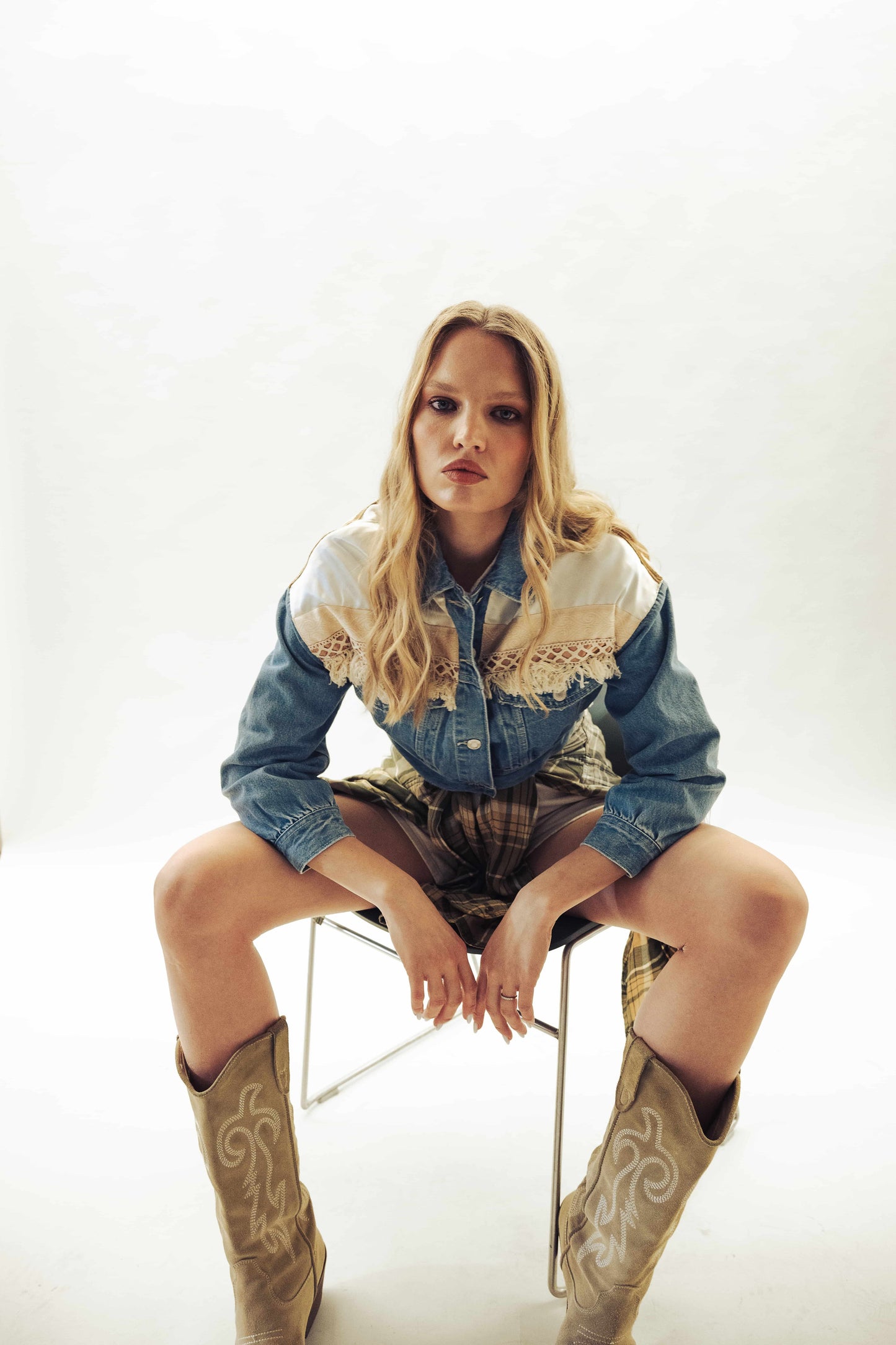 Boho Bunda Cropp Beige White