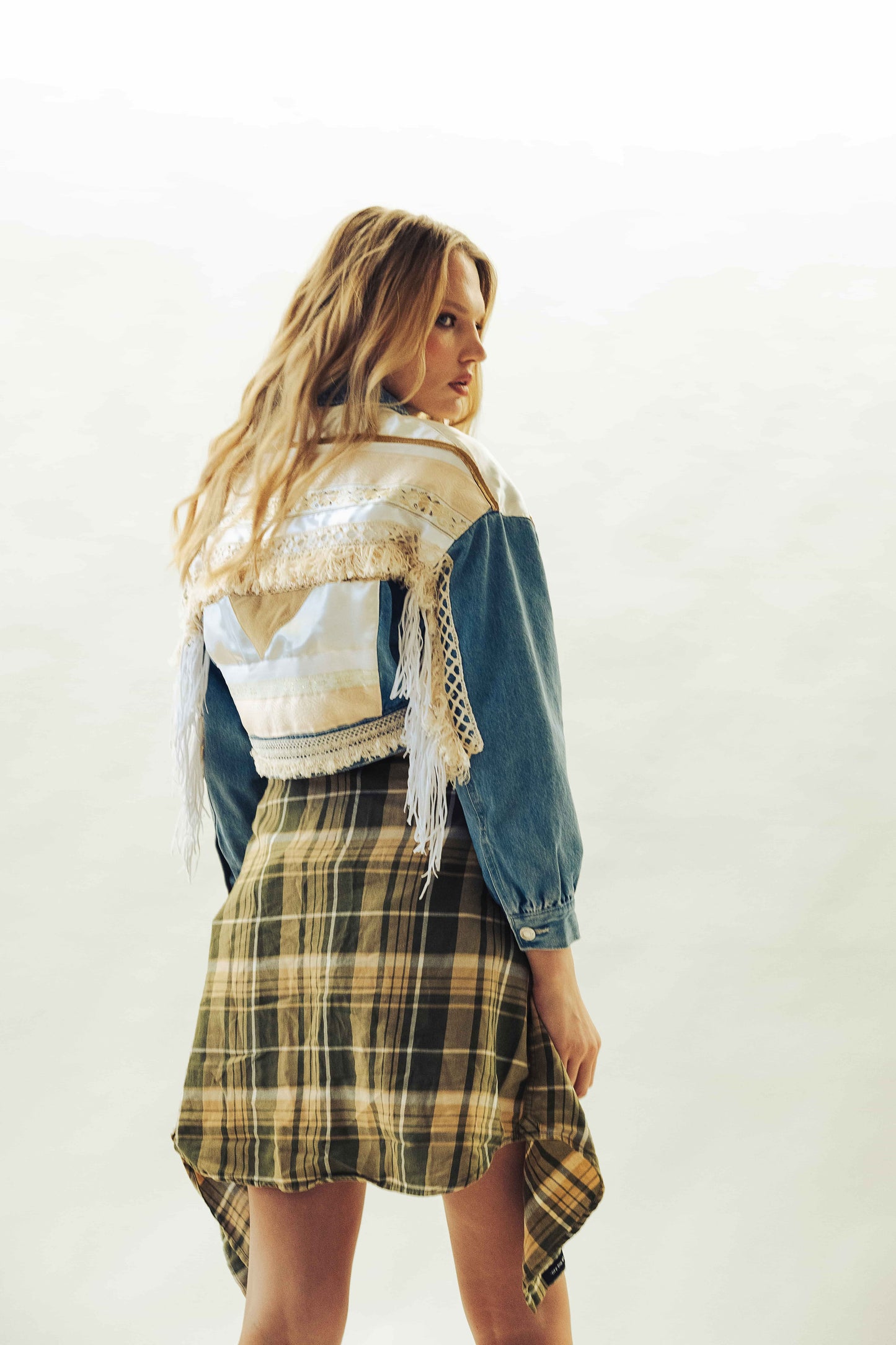 Boho Bunda Cropp Beige White