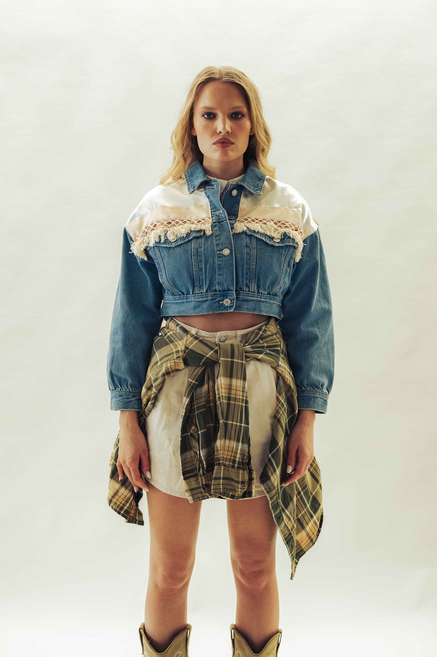 Boho Bunda Cropp Beige White