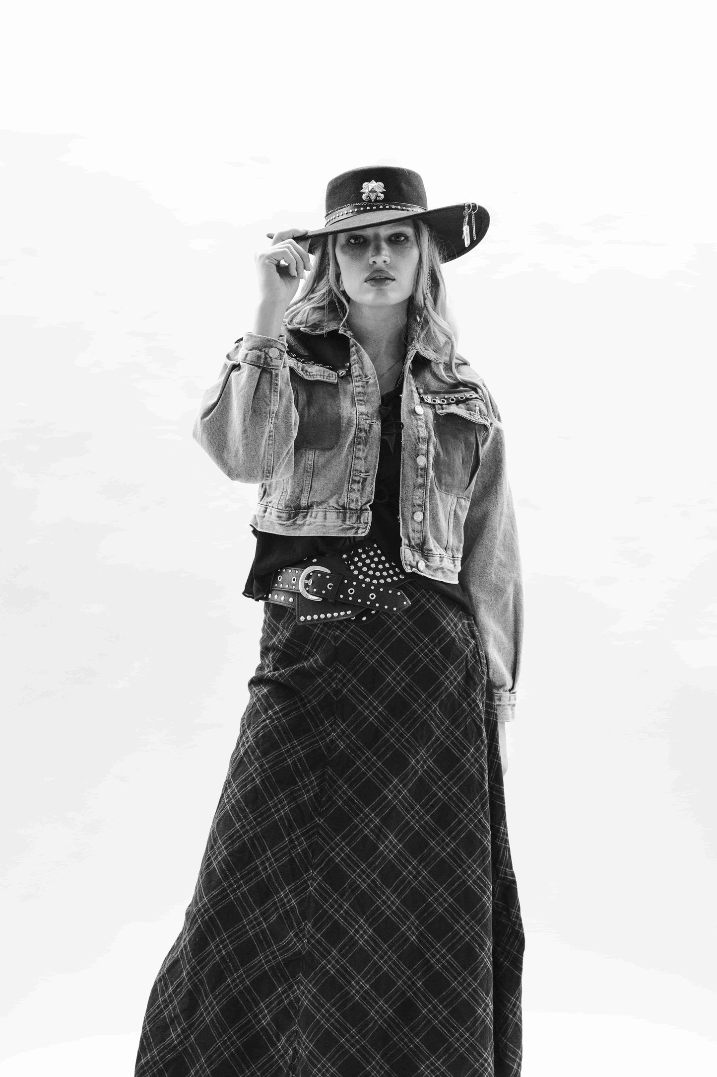 Boho Bunda Suede Feathers