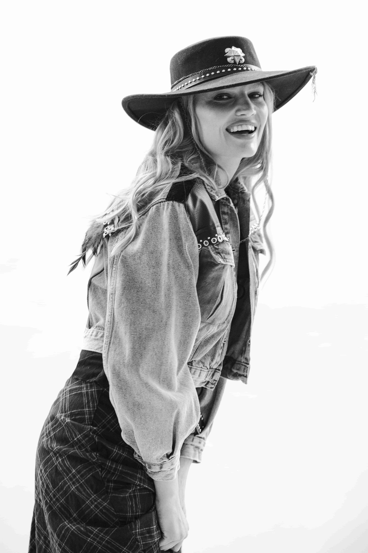 Boho Bunda Suede Feathers