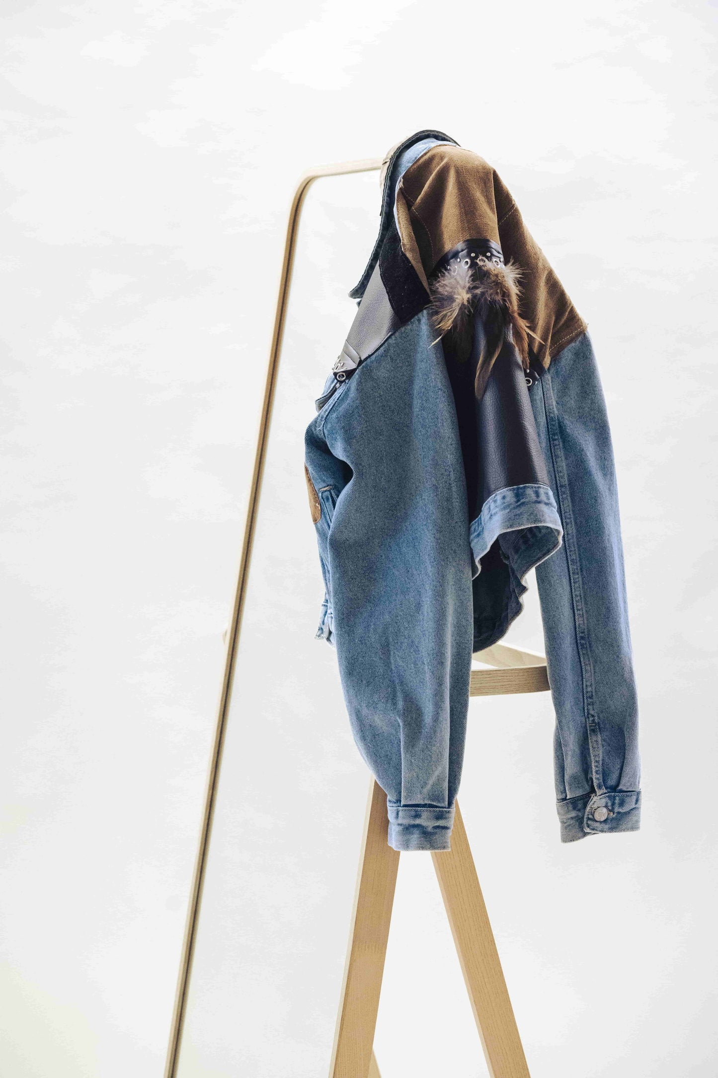 Boho Bunda Suede Feathers