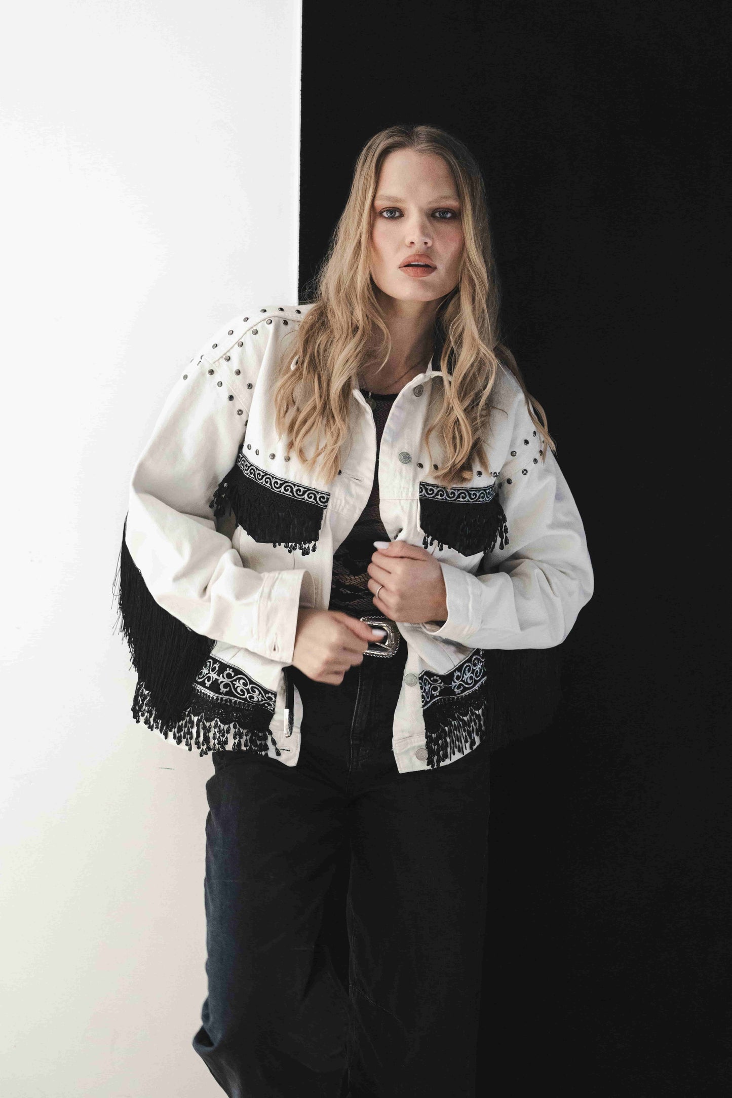 Boho Bunda White Black