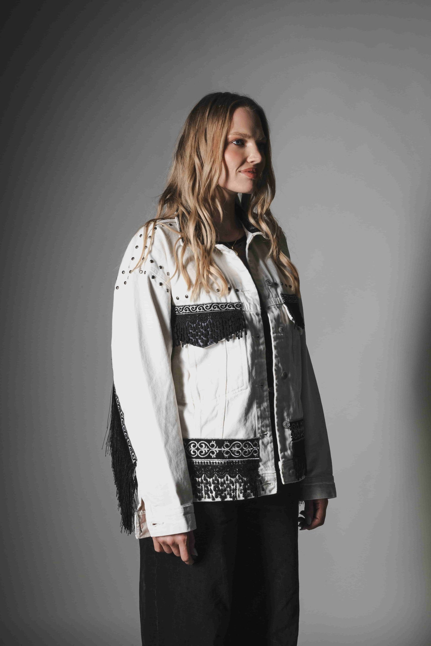 Boho Bunda White Black